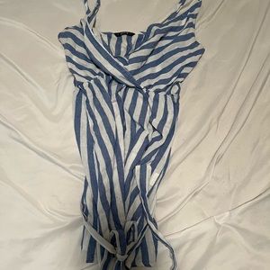 Spaghetti straps. Belt included